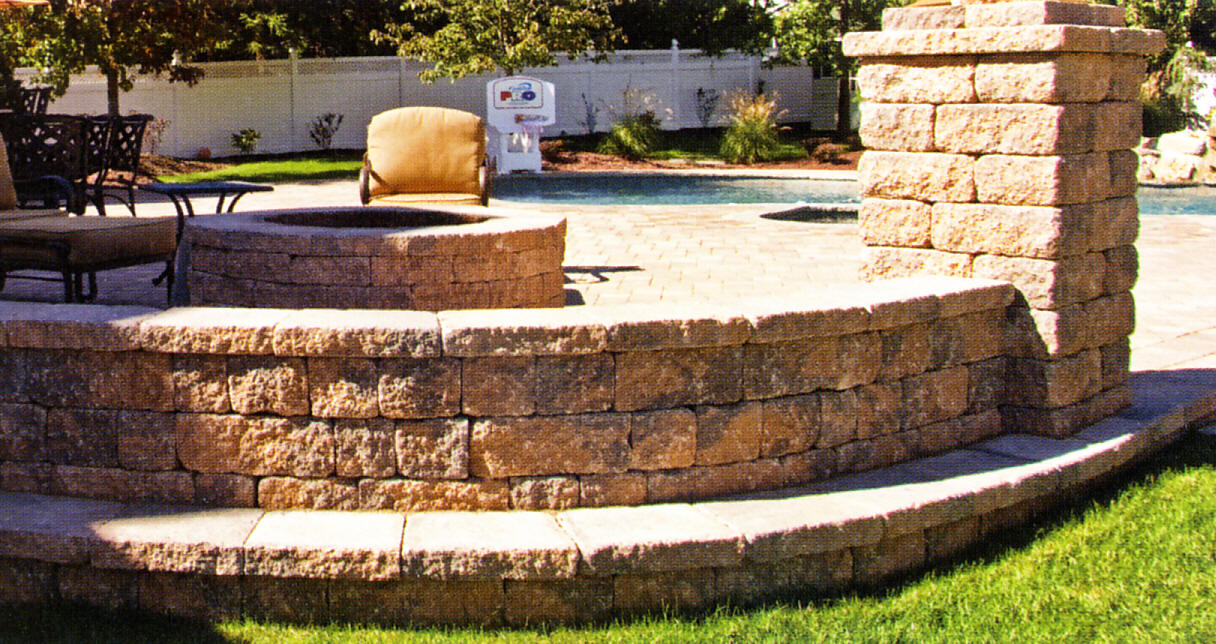 Fleetwood Building Block Retaining Wall